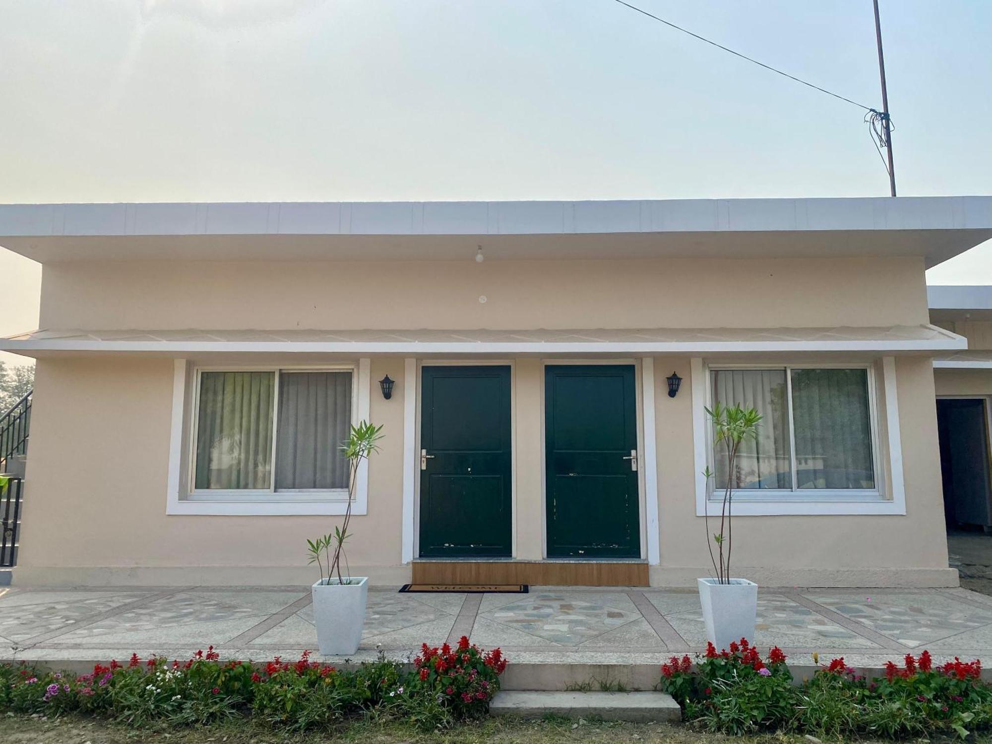 The Bougainvillea Cottage Farmstay Near Dehradun , 2 Bedroom Private Cottage Next To Fields And Orchards With Hill Views ภายนอก รูปภาพ