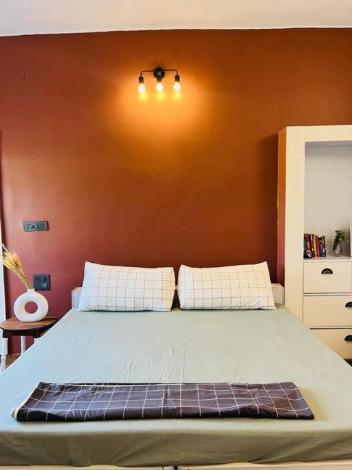 The Bougainvillea Cottage Farmstay Near Dehradun , 2 Bedroom Private Cottage Next To Fields And Orchards With Hill Views ภายนอก รูปภาพ